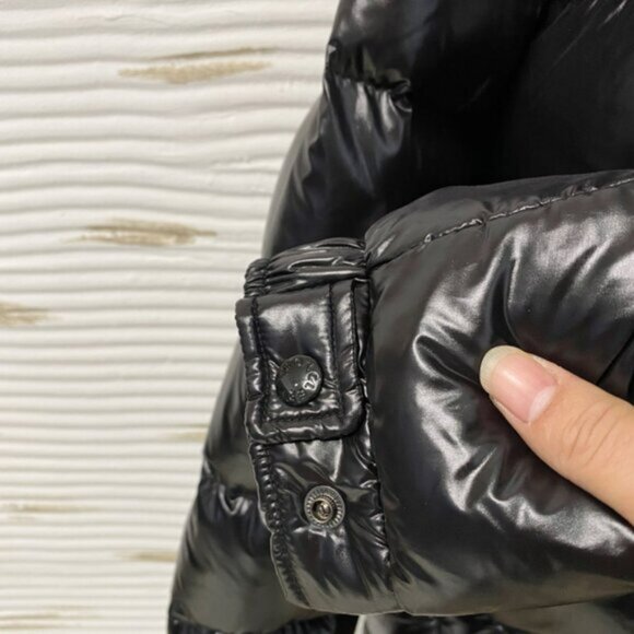 Moncler Maya short  down jacket - Picture 5 of 7